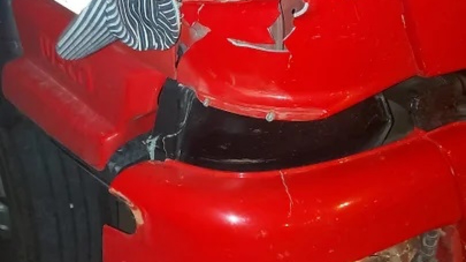 Comodoro: un joven fue hospitalizado tras arrojarse contra un camión